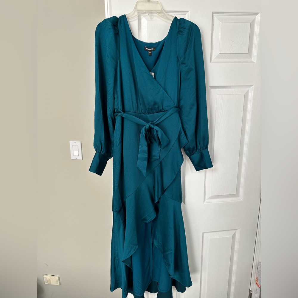 NWT Express Textured Faux Wrap Ruffle Hi-Lo Maxi Dress